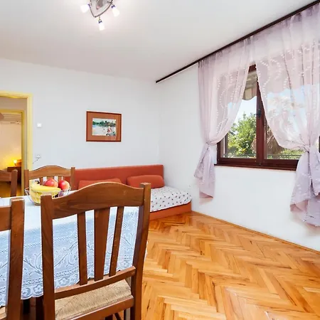 Up To 7 People,near And Centre Guest house Rovinj