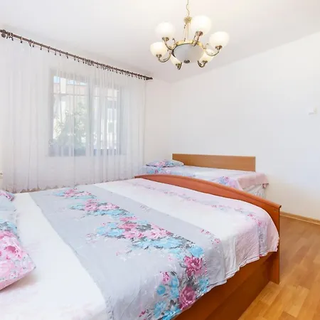 Guest house Up To 7 People,near And Centre *