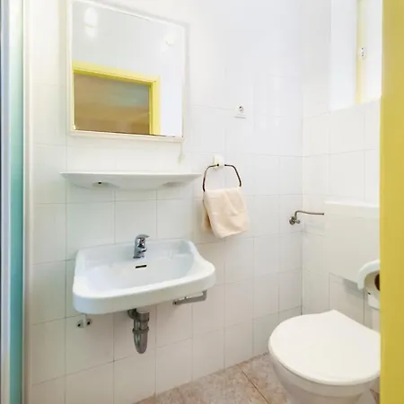 Guest house Up To 7 People,near And Centre *