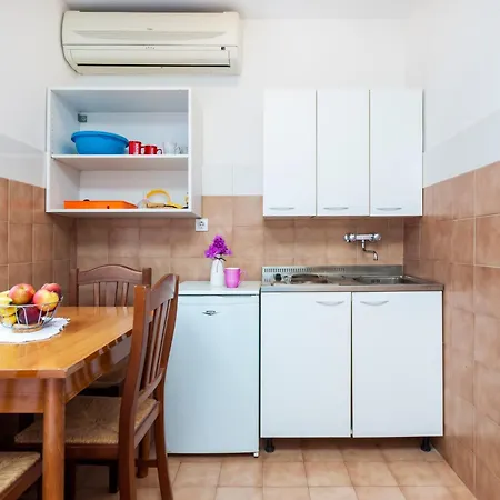 Guest house Up To 7 People,near And Centre *