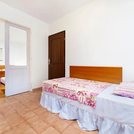 Guest house Up To 7 People,near And Centre Rovinj